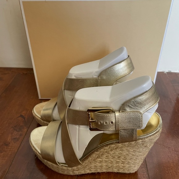 Michael Kors Giovanna Leather Espadrille Wedge Pale Gold - Picture 5 of 7